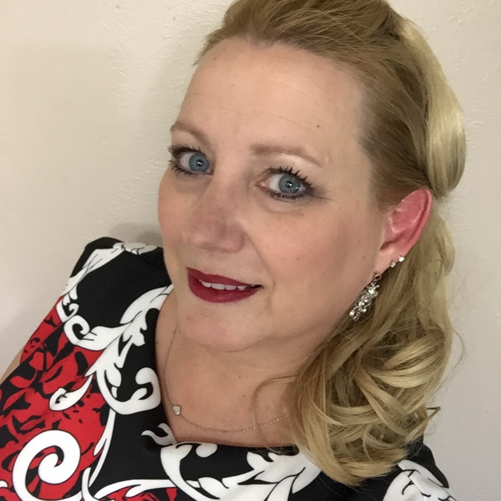 Meet your Posher, Lara